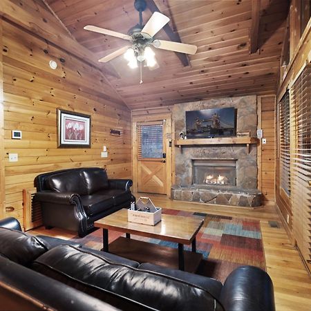Private Smoky Mountain Luxury Log Home With 2 Fireplaces, Hot Tub & Community Pool เซอเวียร์วีล ภายนอก รูปภาพ