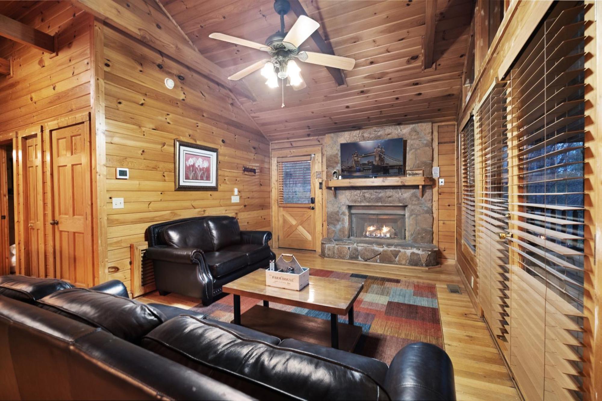 Private Smoky Mountain Luxury Log Home With 2 Fireplaces, Hot Tub & Community Pool เซอเวียร์วีล ภายนอก รูปภาพ